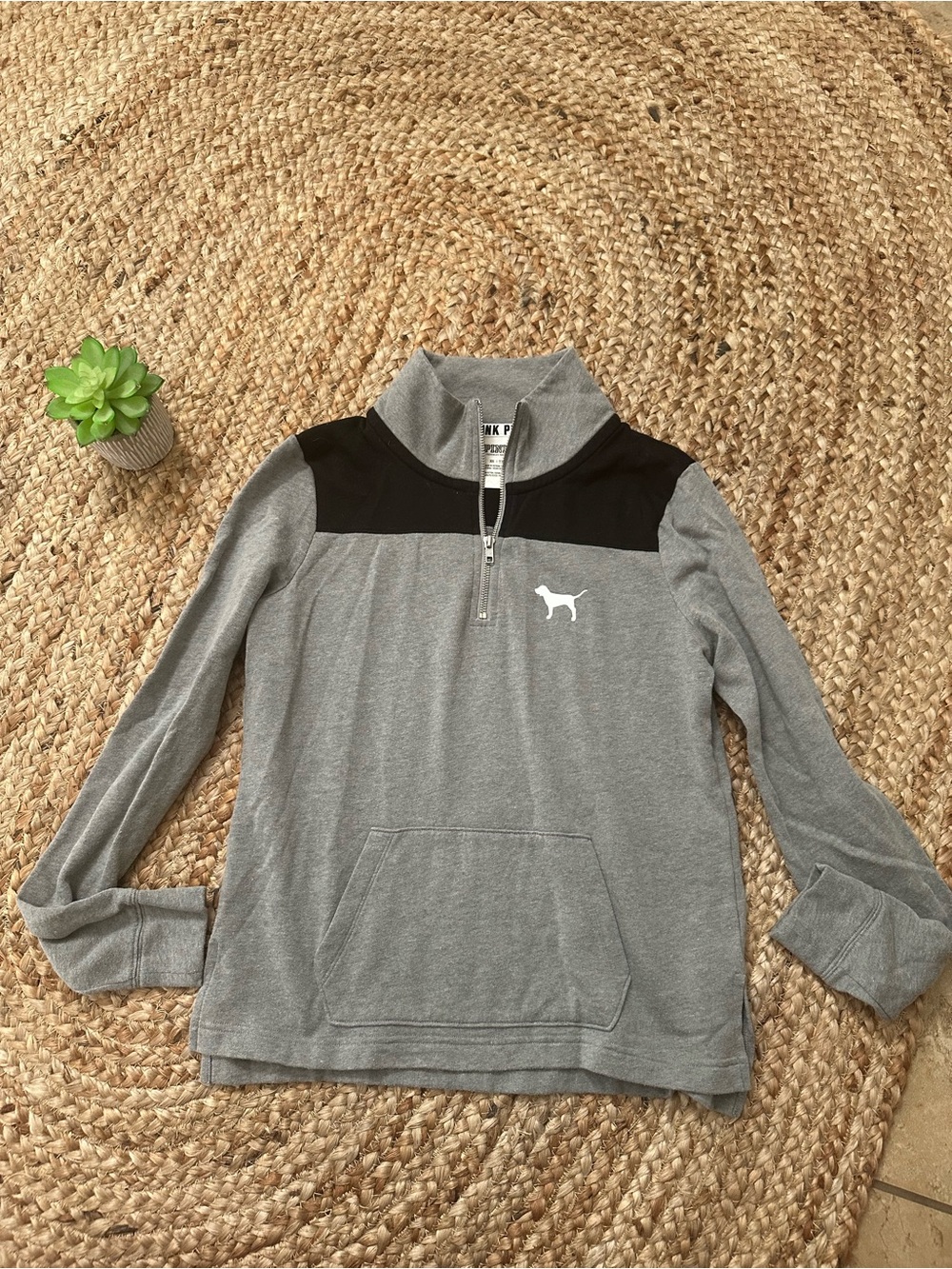 VS PINK QUARTER ZIP